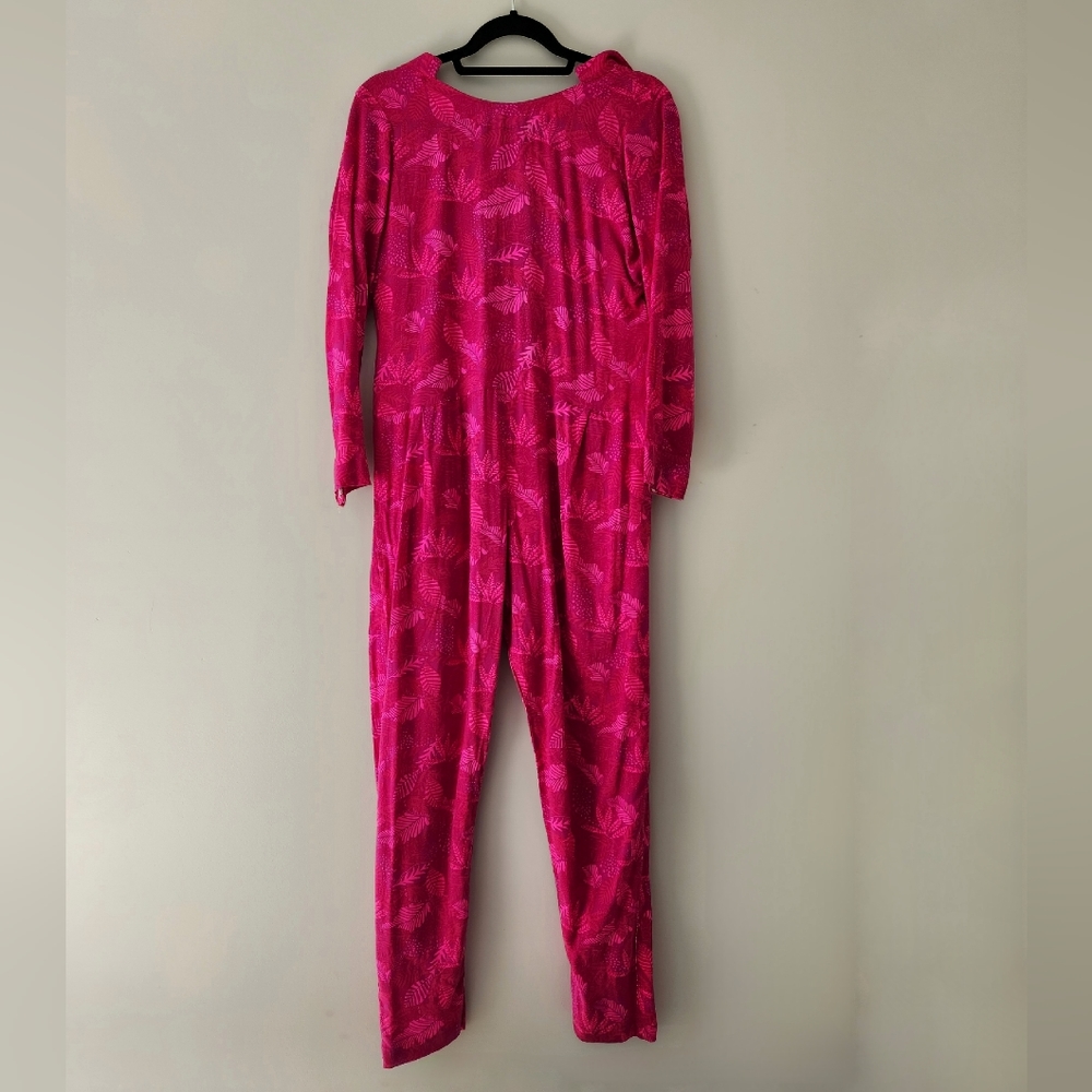 Vintage Bright Pink Leaf Patterned Onesie with Pockets - Retro Charm and Comfort